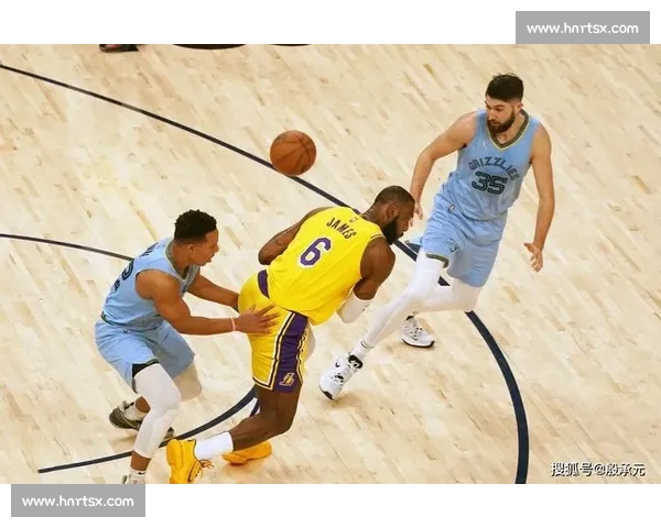 NBA与CBA对比解析:竞技水平、商业价值与球迷文化的全面观察 NBA与CBA对比解析:竞技水平、商业价值与球迷文化的全面观察